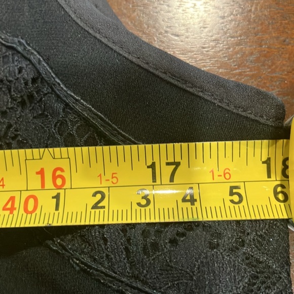 Black lace Diane Von Furstenberg dress.In excellent condition. - Picture 10 of 10